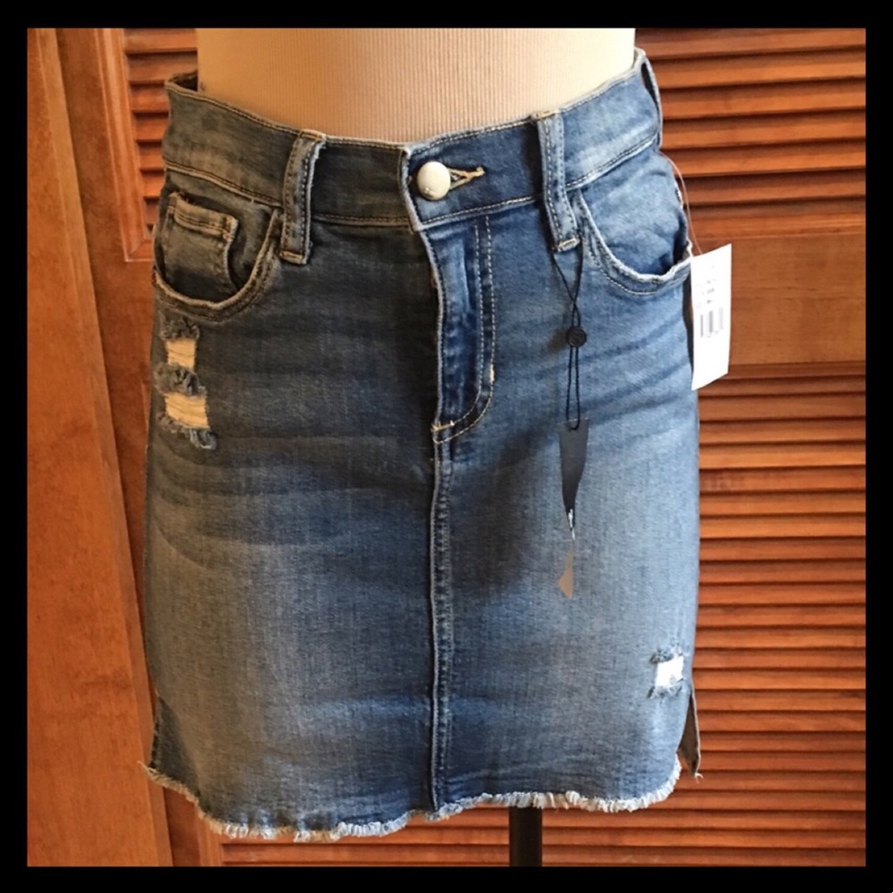 FINAL🔥NWT🔥 stretch distressed denim frayed skirt - Picture 8 of 8